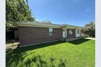 909 N 6th Street, Sanger, TX 76266 - Photo 3