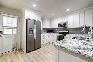 2926 Kathleen Ln, Euless, TX 76039 - Photo 9