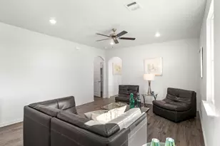 1541 Grimmauld Pl, Waxahachie, TX 75165 - Photo 3