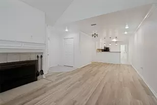 1004 Bridges Dr, Arlington, TX 76012 - Photo 11