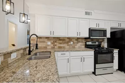 1004 Bridges Drive, Arlington, TX 76012 - Photo 11