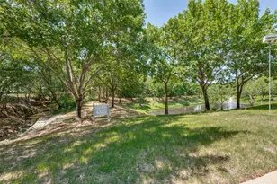 1004 Bridges Dr, Arlington, TX 76012 - Photo 29