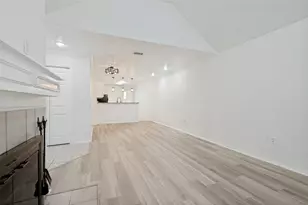 1004 Bridges Dr, Arlington, TX 76012 - Photo 7