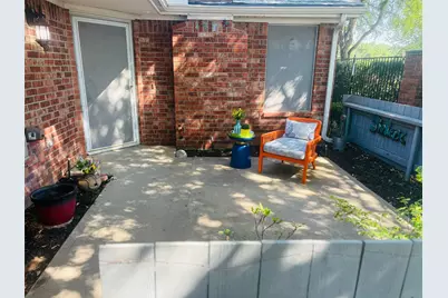 1004 Bridges Drive, Arlington, TX 76012 - Photo 5