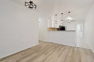 1004 Bridges Dr, Arlington, TX 76012 - Photo 13