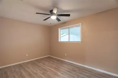 1022 Shenandoah Drive, Arlington, TX 76014 - Photo 5