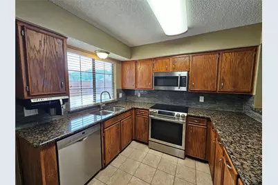602 Prairie Dell Street, Lewisville, TX 75067 - Photo 3