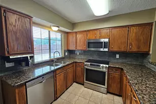 602 Prairie Dell St, Lewisville, TX 75067 - Photo 3