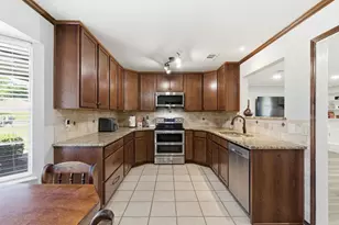 8516 Crestview Dr, North Richland Hills, TX 76182 - Photo 3