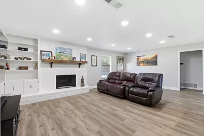 8516 Crestview Drive, North Richland Hills, TX 76182 - Photo 5