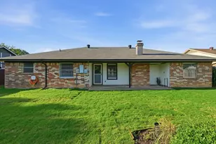 8516 Crestview Dr, North Richland Hills, TX 76182 - Photo 13
