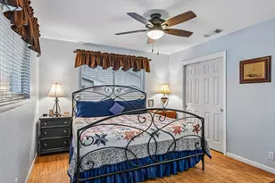 724 Bedford Ct W, Hurst, TX 76053 - Photo 5