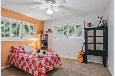 724 Bedford Court W, Hurst, TX 76053 - Photo 7