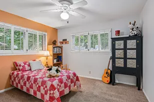 724 Bedford Ct W, Hurst, TX 76053 - Photo 7
