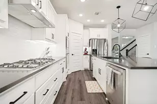 909 Almond Blossom Cir, Crowley, TX 76036 - Photo 3