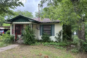 317 Hurt St, Dublin, TX 76446 - Photo 1
