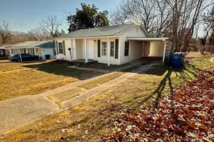 214 E Acheson St, Denison, TX 75021 - Photo 1