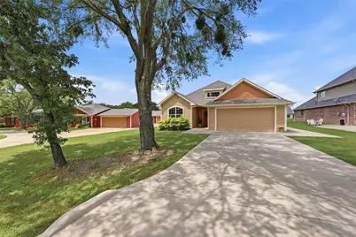 114 Sequoya Drive, Lake Kiowa, TX 76240 - Photo 3