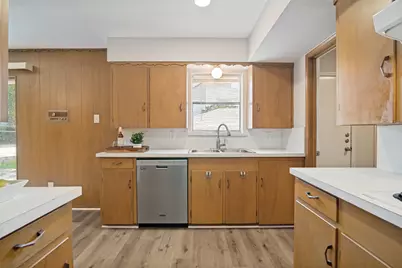 7003 Kingsbury Drive, Dallas, TX 75231 - Photo 19