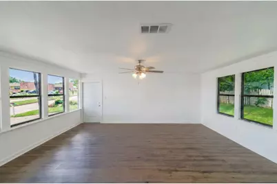 3500 New York Avenue, Fort Worth, TX 76110 - Photo 13