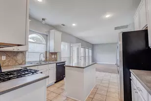 6107 Lakecrest Dr, Sachse, TX 75048 - Photo 9