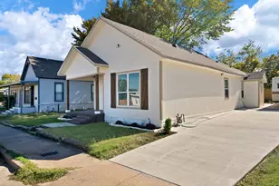 1130 E Hattie St, Fort Worth, TX 76104 - Photo 1