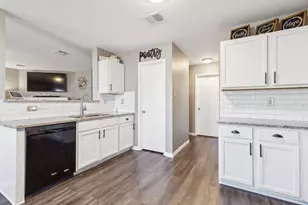 943 Carthage Way, Arlington, TX 76017 - Photo 9