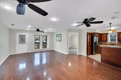 205 W Latimer Street, Ennis, TX 75119 - Photo 7