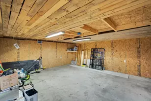 205 W Latimer St, Ennis, TX 75119 - Photo 25