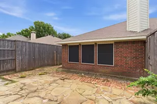 1633 Yellowstone Ave, Lewisville, TX 75077 - Photo 9