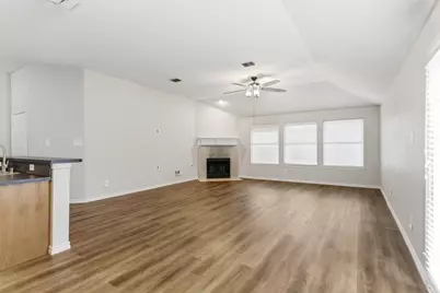 1633 Yellowstone Avenue, Lewisville, TX 75077 - Photo 5