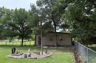 323 S Fisher St, Gorman, TX 76454 - Photo 3