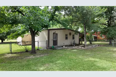 323 S Fisher Street, Gorman, TX 76454 - Photo 15