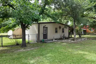 323 S Fisher St, Gorman, TX 76454 - Photo 15
