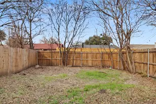 805 Cherry Hills Dr, Lancaster, TX 75134 - Photo 13