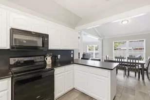 1111 Harbor Lakes Dr, Granbury, TX 76048 - Photo 11
