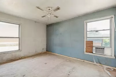1112 E Ann Arbor Avenue, Dallas, TX 75216 - Photo 19