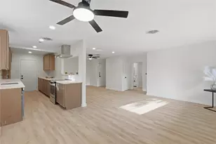 4649 South Dr W, Fort Worth, TX 76132 - Photo 5