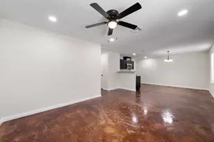 1126 N 11th St, Waco, TX 76707 - Photo 3
