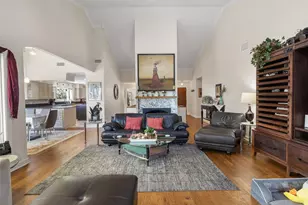 905 Crowley Rd, Arlington, TX 76012 - Photo 15