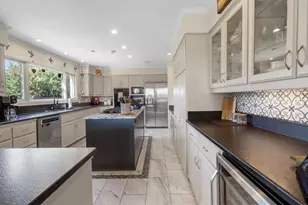 905 Crowley Rd, Arlington, TX 76012 - Photo 9
