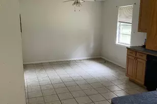 536 Tarrant Ave, Burleson, TX 76028 - Photo 5
