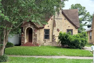 828 W Gandy St, Denison, TX 75020 - Photo 1