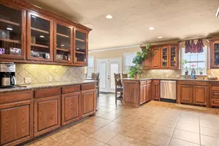 1704 Texas Dr, Glen Rose, TX 76043 - Photo 9
