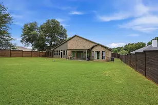219 Navajo Trail, Lake Kiowa, TX 76240 - Photo 37