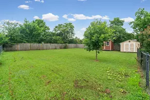 712 S Grand St, Wolfe City, TX 75496 - Photo 33