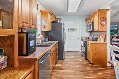712 S Grand Street, Wolfe City, TX 75496 - Photo 13