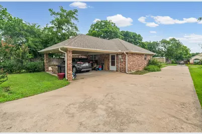 712 S Grand Street, Wolfe City, TX 75496 - Photo 29
