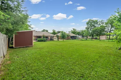 712 S Grand Street, Wolfe City, TX 75496 - Photo 31
