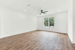 9471 Timberleaf Dr, Dallas, TX 75243 - Photo 17
